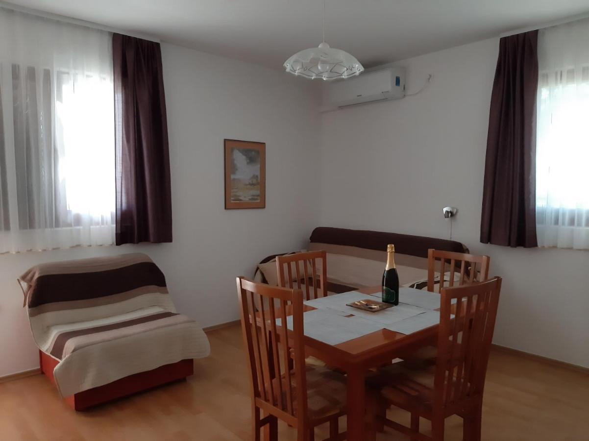Apartments Agrijan 马斯莱尼察 外观 照片